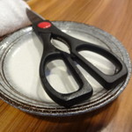 六徳 恒河沙 - 唐揚げを切るハサミ