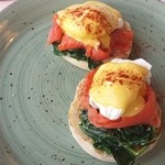 OYO Restaurant & Cocktail Bar - Florentine, toasted English muffin, smoked salmon, creamed spinach and hollandine sauce