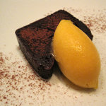 モントルグイユ - 濃厚なチョコケーキ＆パッションフルーツのソルベ：2010年９月
