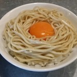 らぁめん家 有坂 - 【H28.5.28】肉そば(肉２枚)７８０円＋白飯１００円＋生卵（黄身のみ）＝モンブラン。