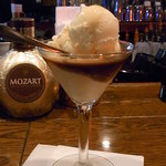 JK - バニラアイスのリキュール掛け￥７００（税込）