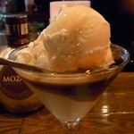 JK - 好きなリキュールをトッピング　私はカルーアで