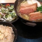 おきつる食堂 - 三枚肉でかっ！