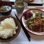 ななかまど - 鶏肉の竜田揚げ定食
@500   コスパよし