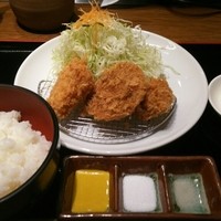 加藤牛肉店シブツウ - ミックスフライ定食(ハムカツ・メンチカツ・コロッケ) 1000円