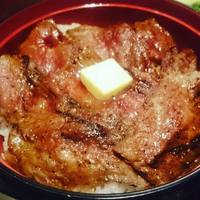 赤坂 津つ井 総本店 - 2016/5　ビフテキ丼大盛り￥２６００（税別）