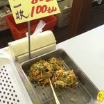 須崎食料品店 - 隣の食料品売り場のレジ横に惣菜ありま～す('◇')ゞ
