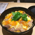 鳥さわっつ - もつ入り親子丼