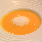 レストラン スーフル - オレンジの風味のポタージュスープ