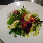 シャンペトル - タスマニアサーモンのサラダ仕立て