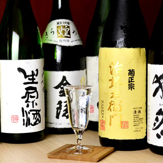 ＼日本酒にこだわる／通好みの銘酒を常時40種ラインナップ