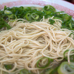 安全食堂 - 野菜の旨味たっぷりのスープに極細麺もこれまた美味い。