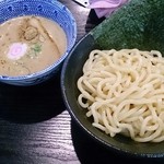 つけ麺専門店　二天一流 - 超絶濃厚極太麺のつけ麺 たしかに太い！