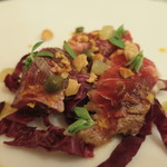 マグロのタタキ オレンジソース添えアップ