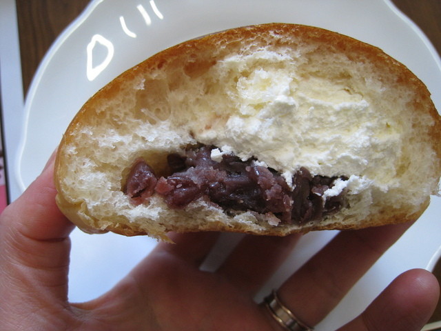 おかしのくに 本店 - さくらんぼ東根（パン）の写真