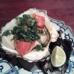 りょうりや 御旅屋 - 熊本　天草　岩牡蠣トマト乗せ