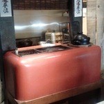 りょうりや 御旅屋 - 焼き台　ご飯は土鍋