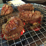 炭火焼肉 ぐら 塩釜本店 - 炭火で焼き焼き