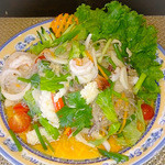 ミッタパップ タイレストラン - 暑い日はヤムウンセン♪海老にイカ、野菜とハーブもたっぷりです！