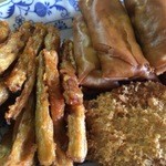 ユキコ デリ - おつまみごぼう＋ビーフコロッケ＋春巻