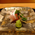 日本料理 太月 - お造り ぐじ 花山葵を添えて