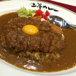 上等カレー - トンカツカレー 880円 ＋たまご（無料）
            160512 18:34