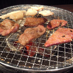 炭火七輪・焼肉の店 ホルモン じゅう - 