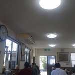 釜あげうどん 長田 in 香の香 - 段々と混み始めてきた店内でしばし待ちながら