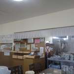 釜あげうどん 長田 in 香の香 - 人気店とあって、店内厨房は大変大忙しな雰囲気全開。