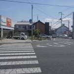 釜あげうどん 長田 in 香の香 - 信号が青になった後は、サクッと横断歩道を歩いて対岸へと移動しました。