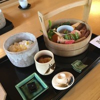 六盛 - 手をけ弁当