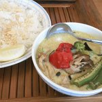 カレー屋えすと 銀座店 - グリーンカレー大盛