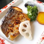 東京グランドホテル レストラン パンセ - 焼魚御膳 1300円 の鰆(サワラ)の西京味噌焼き