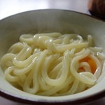 谷川米穀店 - ［2016/06］うどん小・温(150円)＋玉子(50円)