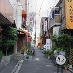 Kousaikan - 紅菜館（こんな裏路地にあります）