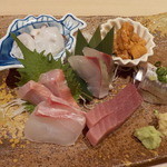 魚ひろ - 刺盛り　1600円