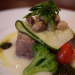 長時間かけて低温で火を通した肉料理は最高です。