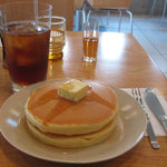 フルーツパーラーゴトー - アイスティーとホットケーキ