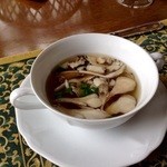 レストランテ 風 - 甲州市沼産舞茸のスープ