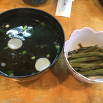Tairyou Sushi - もずくのお吸い物と蕨の小鉢♪