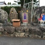 常念 - 近くの道粗新さま
      2016.5月