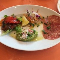 トラットリア グランボッカ - シェアスペシャルコースの前菜の盛り合わせ、真鯛カルパッチョなど。