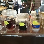 ジーニーズ - 飲み放題のジュース類