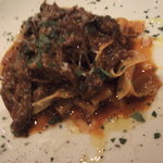 ラカンデラ - 牛ほほ肉の赤ワイン煮込み、パッパルデッレ