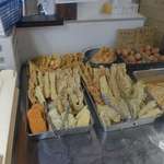 讃岐うどん がもう - 天ぷらなどのサイドメニューの存在を確認した後は