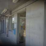 讃岐うどん がもう - その後ほどなくして駅改札をさくっと抜けて外に出ます。