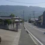 讃岐うどん がもう - しばらくは静かな住宅街を歩いていきます。