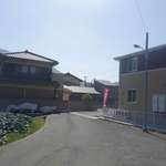 讃岐うどん がもう - しばらく歩いて行くと住宅街へと入り