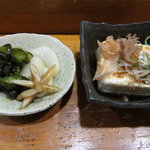 食彩　おおくぼ - 冷奴と漬物