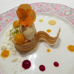 モナリザ - ２０１６年５月：ココナッツのブランマンジェ　マンゴーソースとホワイトチョコのパウダー